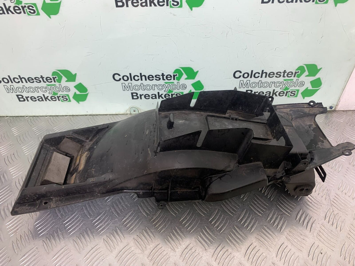 SUZUKI GSF600 GSF 600 BANDIT REAR MUDGUARD   YEAR 2001-2003 (CMB1102)