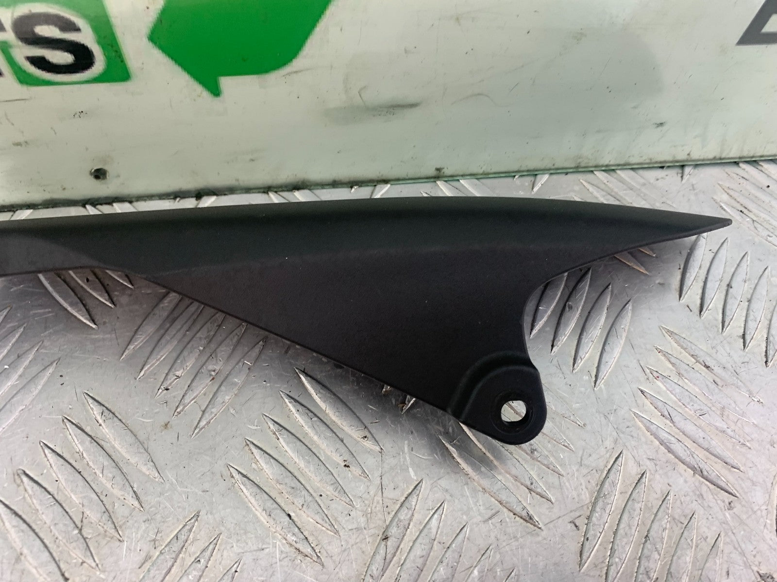 KAWASAKI ZX10R ZX10 R CHAIN GUARD  2008-2010 (CMB1206)