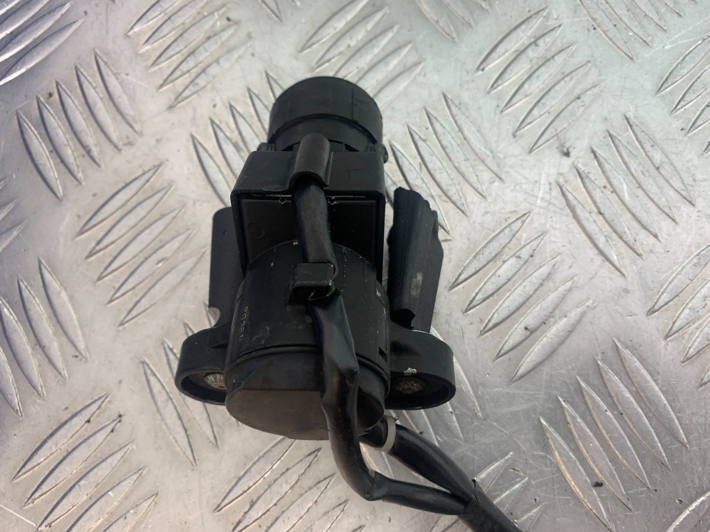 KAWASAKI ZX6R ECU LOCKS 2 KEYS YEAR 2009-2012 (CMB1136)