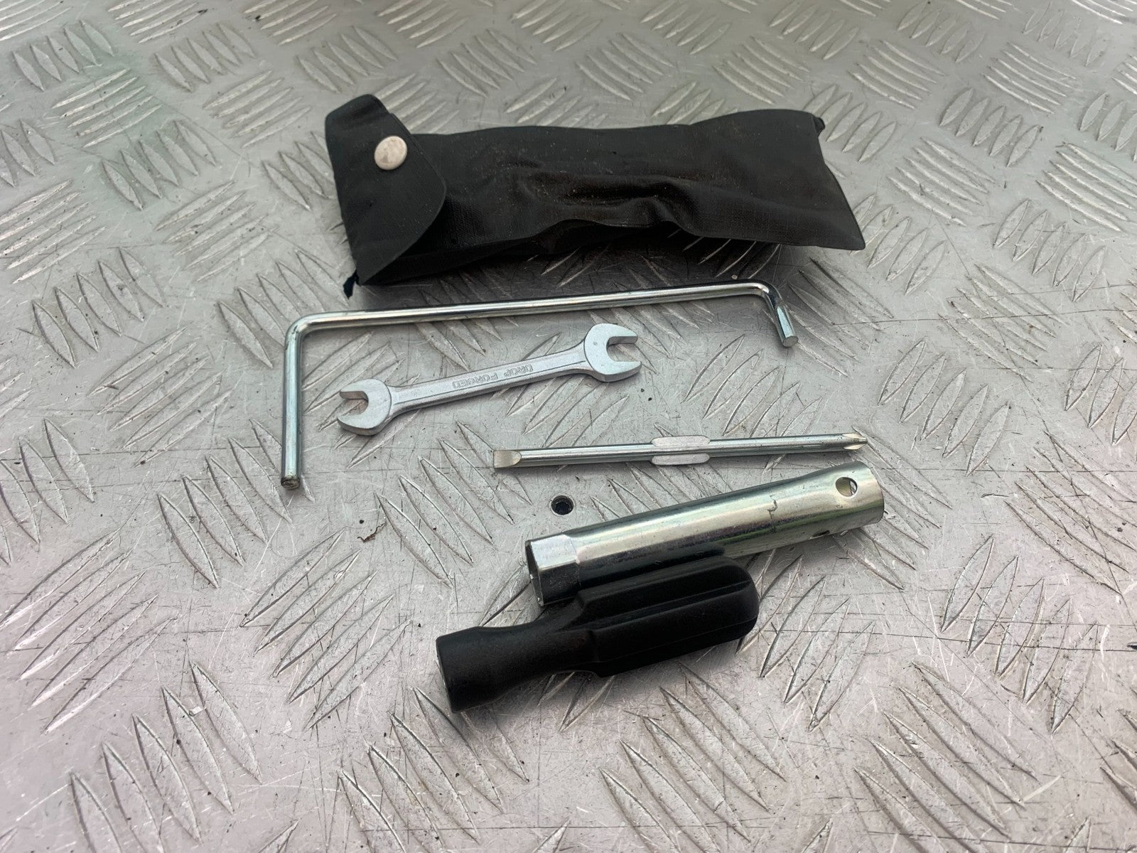 SUZUKI AN 200 UH 200 TOOL KIT YEAR 2007-2009 (CMB1256)