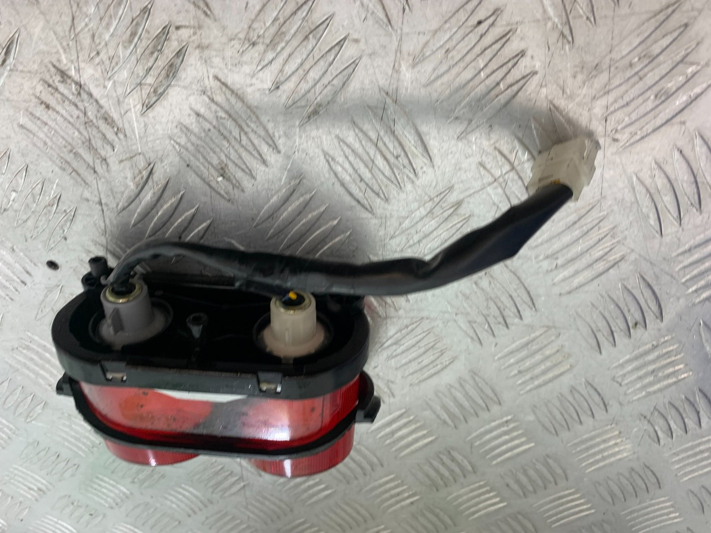 YAMAHA FZS1000 FAZER REAR LIGHT  YEAR 2001-05 (CMB1275)