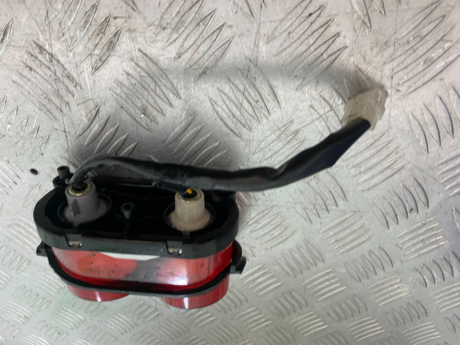 YAMAHA FZS1000 FAZER REAR LIGHT  YEAR 2001-05 (CMB1275)