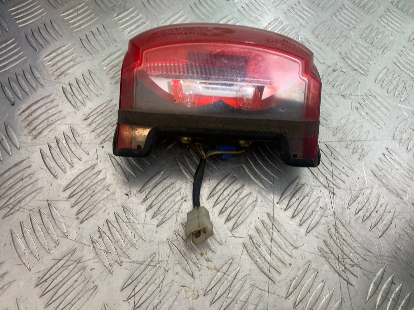 YAMAHA YZF1000 THUNDERACE REAR LIGHT   YEAR 1997-2000 (CMB1204)