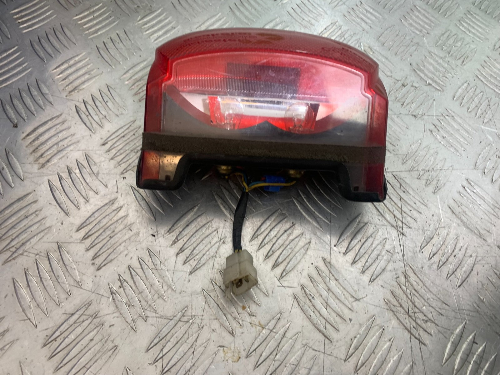 YAMAHA YZF1000 THUNDERACE REAR LIGHT   YEAR 1997-2000 (CMB1204)