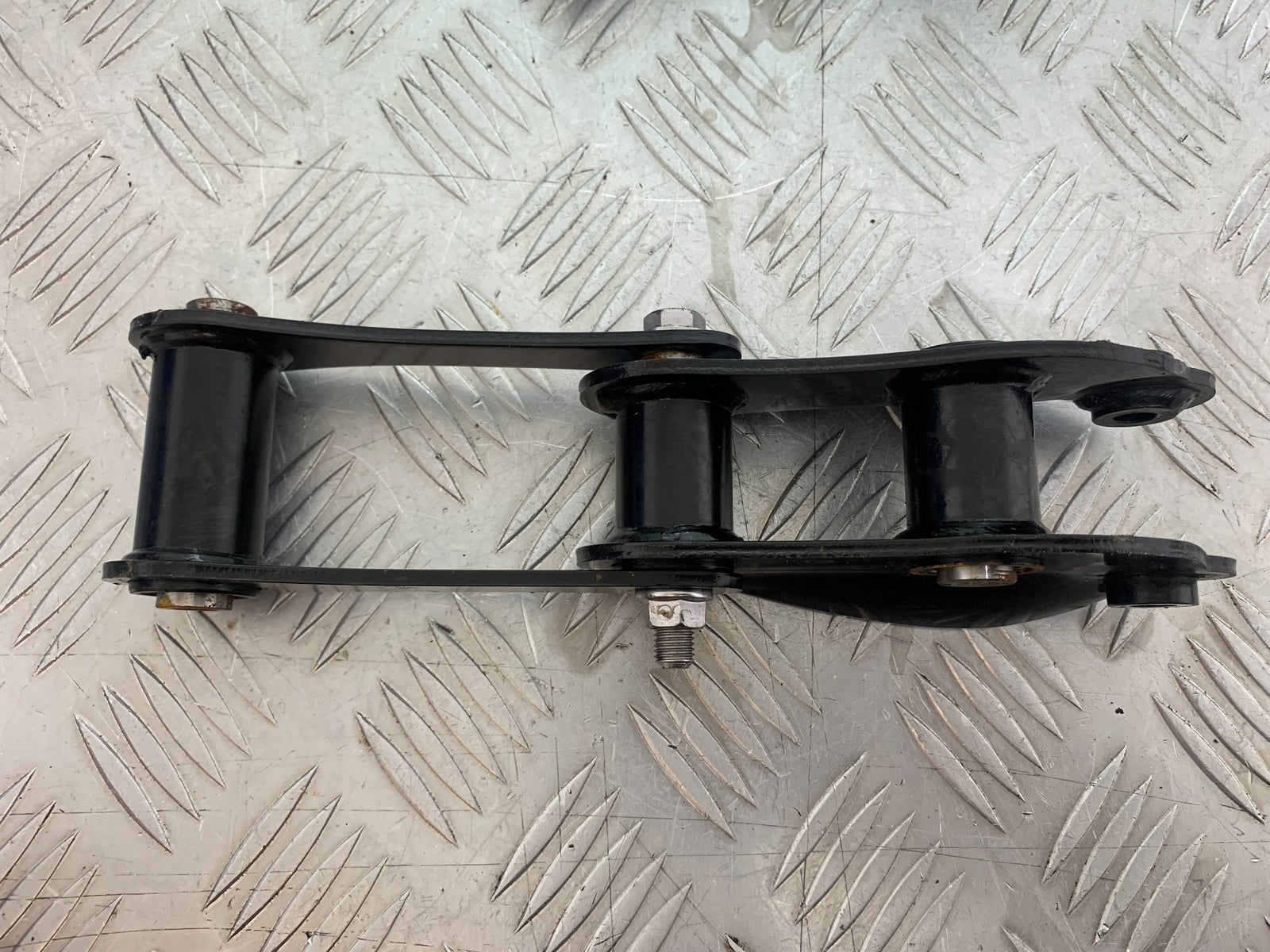 TRIUMPH TRIDENT 660 REAR SHOCK LINKAGE   YEAR 2021-2024 (CMB1148)