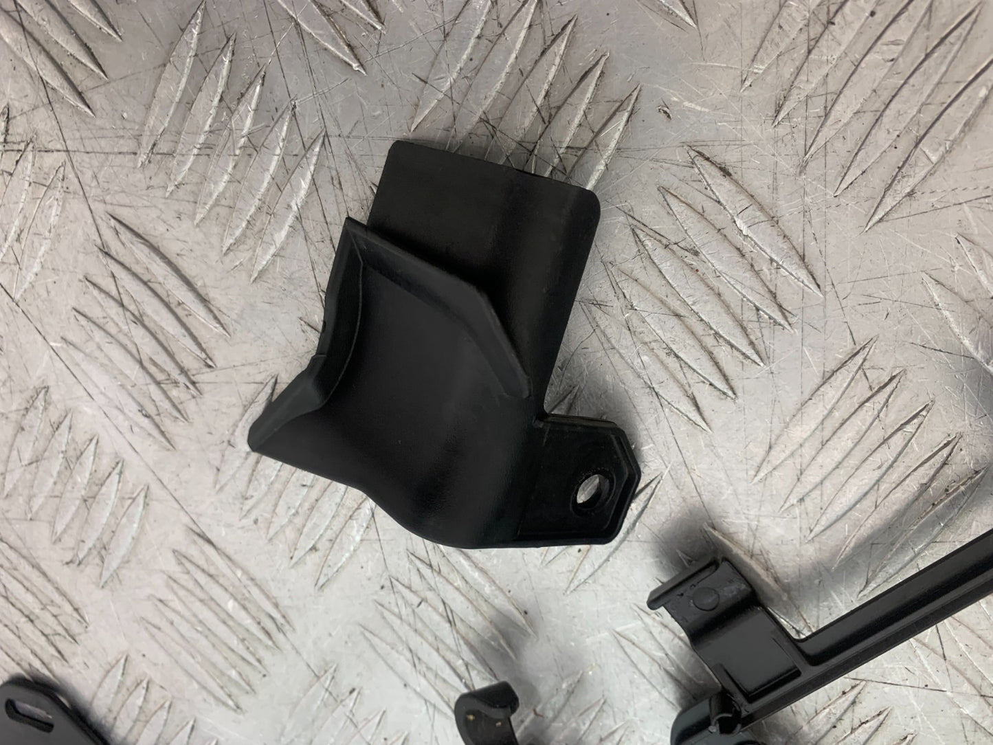 APRILIA TUONO 1000 V4R INFILL PANELS YEAR 2011-13  (CMB1331)