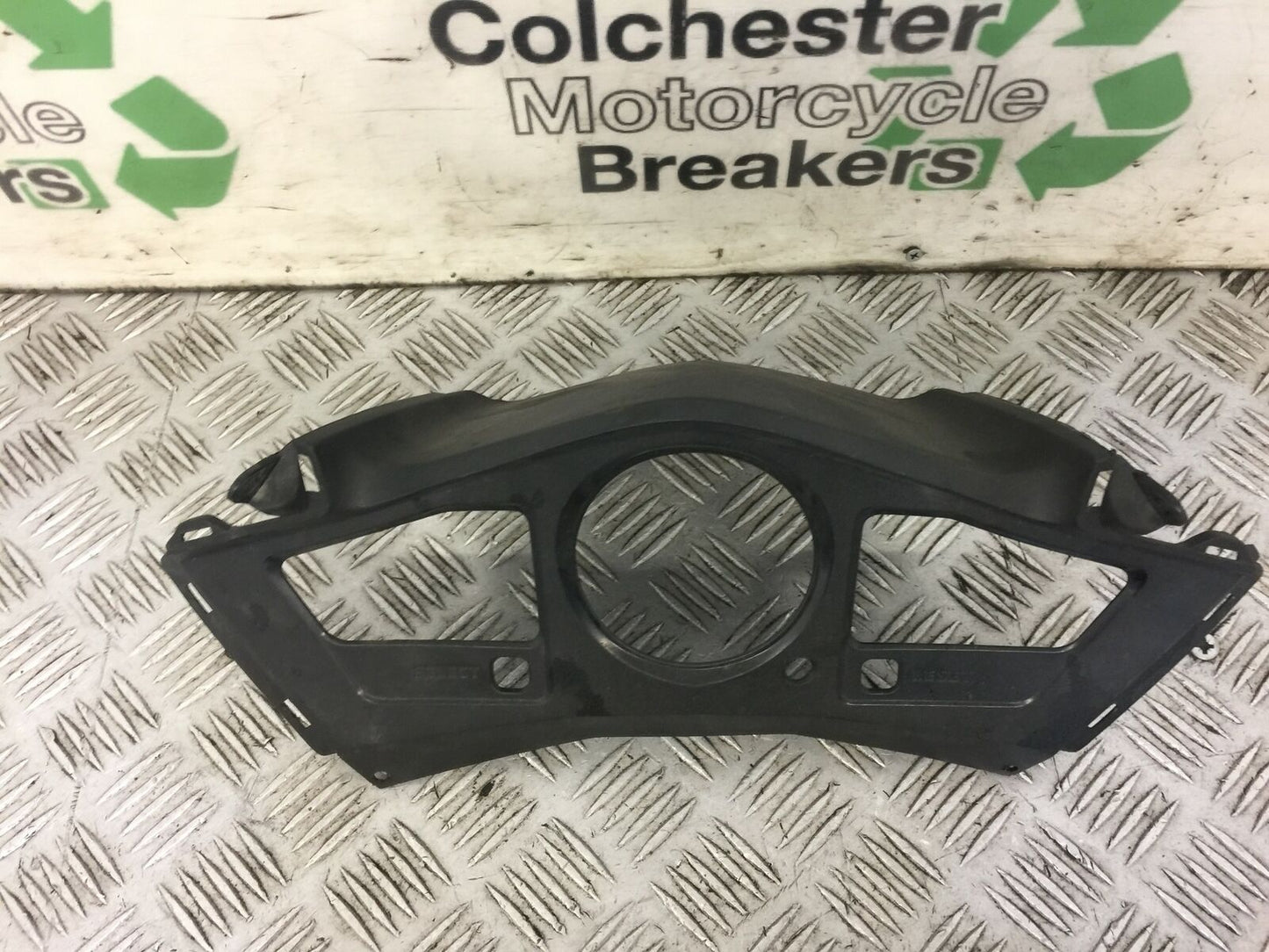 HONDA VFR800 V TEC SPEEDO SURROUND YEAR 2009-2013  (ABS) STOCK 576