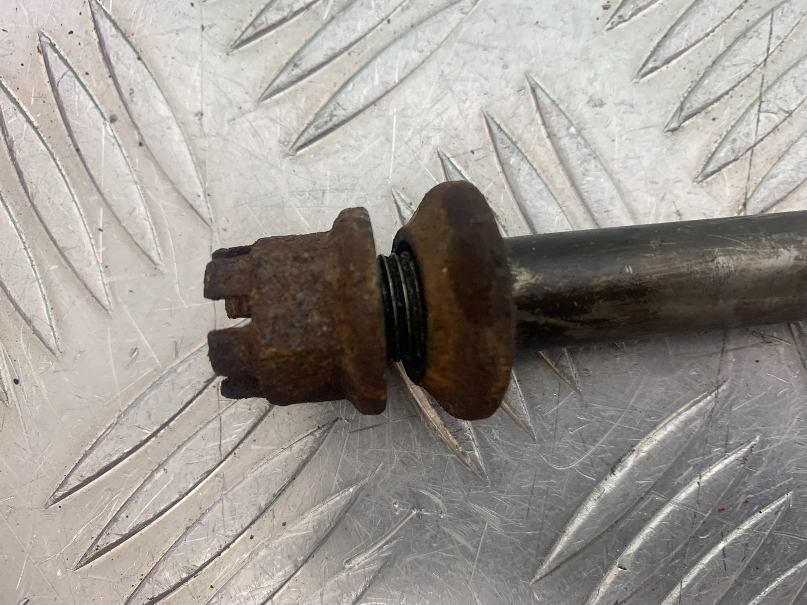 HONDA CX500 CX 500 REAR WHEEL SPINDLE   YEAR 1978 1981 (CMB1137)