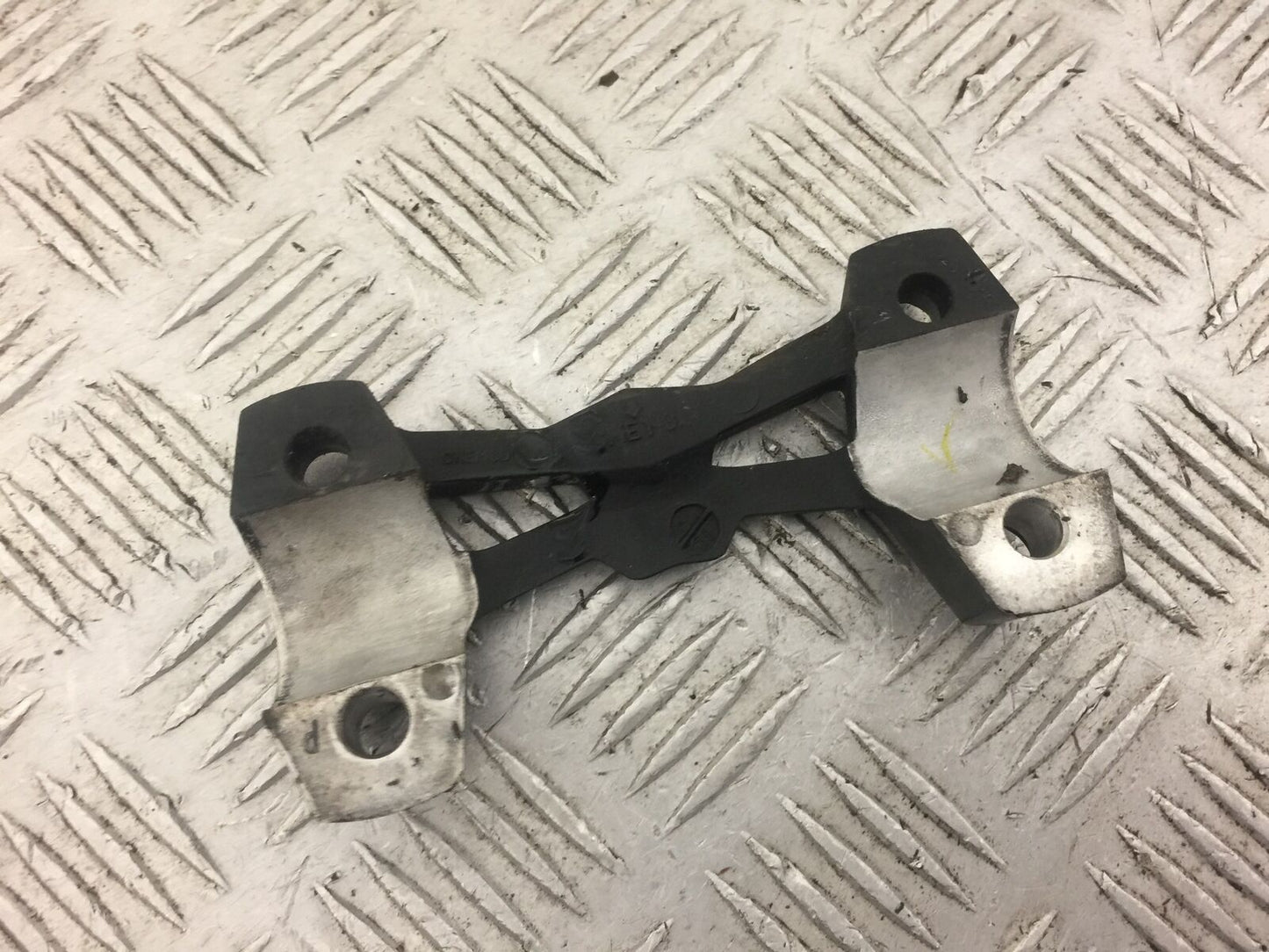 YAMAHA MT 125 MT125 BAR CLAMP    2014-2019 ABS (STOCK 544)