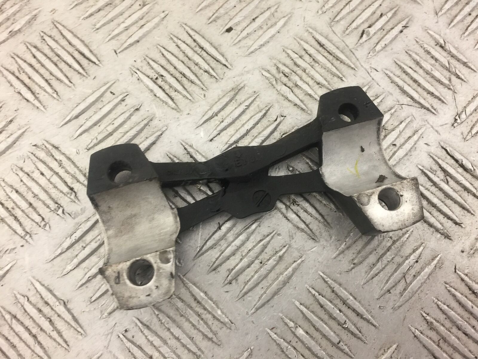 YAMAHA MT 125 MT125 BAR CLAMP    2014-2019 ABS (STOCK 544)