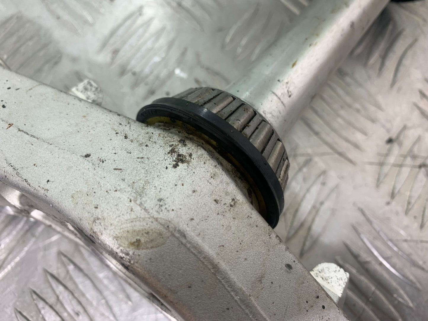 TRIUMPH 675 STREET TRIPLE BOTTOM YOKE  2013-2016 (CMB1186)