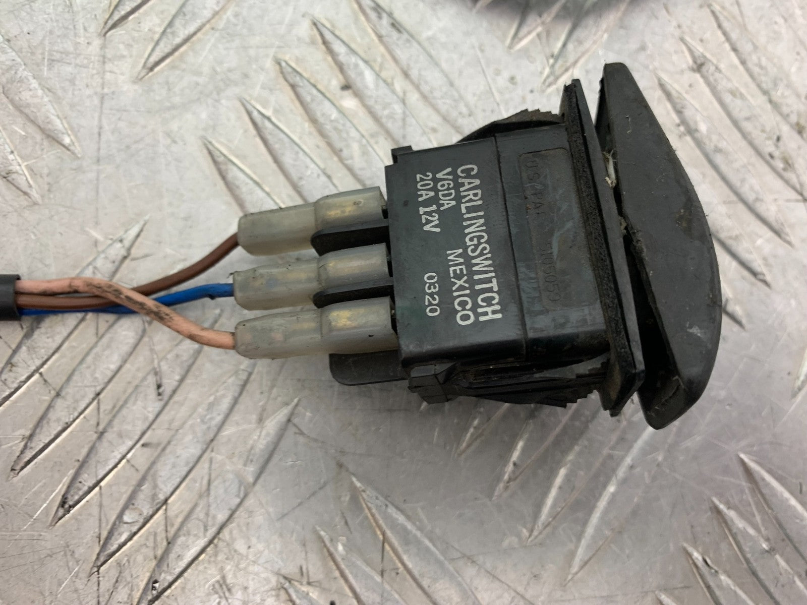TRIUMPH 955i SPRINT ST HEATED GRIP SWITCH YEAR 1999-04 (CMB1230)