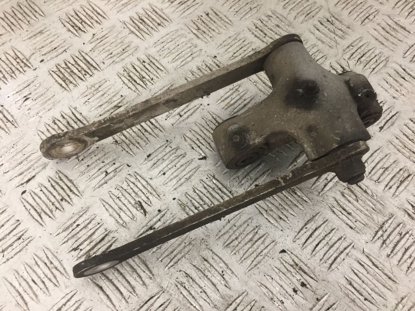 KAWASAKI ZX9R ZX9 E1 REAR SHOCK LINKAGE YEAR 2000 (STOCK 795)