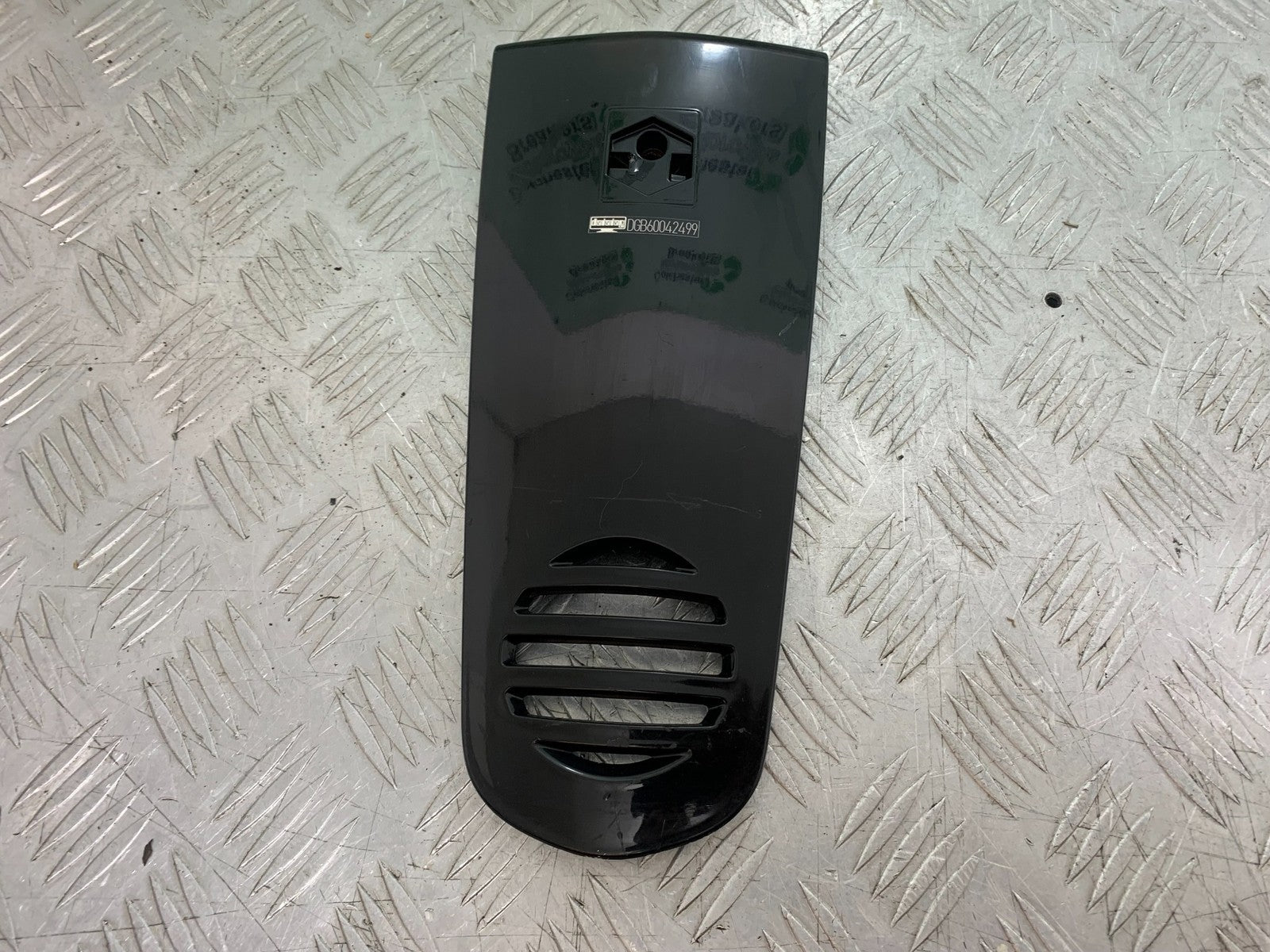 PIAGGIO VESPA GT125 L FRONT INFILL PANEL YEAR 2003  (CMB1300)