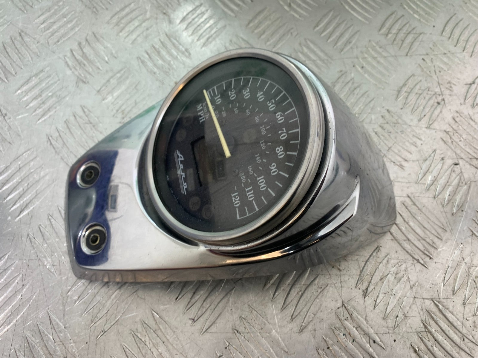 HONDA VT750 SHADOW CLOCKS SPEEDO DASH YEAR 2003-2004 (CMB1265)