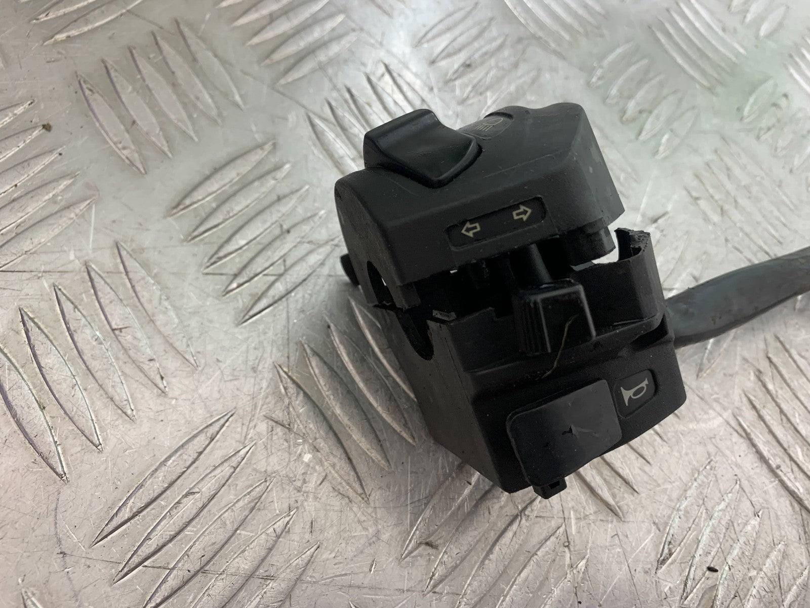 KTM RC125 RC 125 LEFT SWITCH GEAR  YEAR 2017-2022 (CMB 1244)
