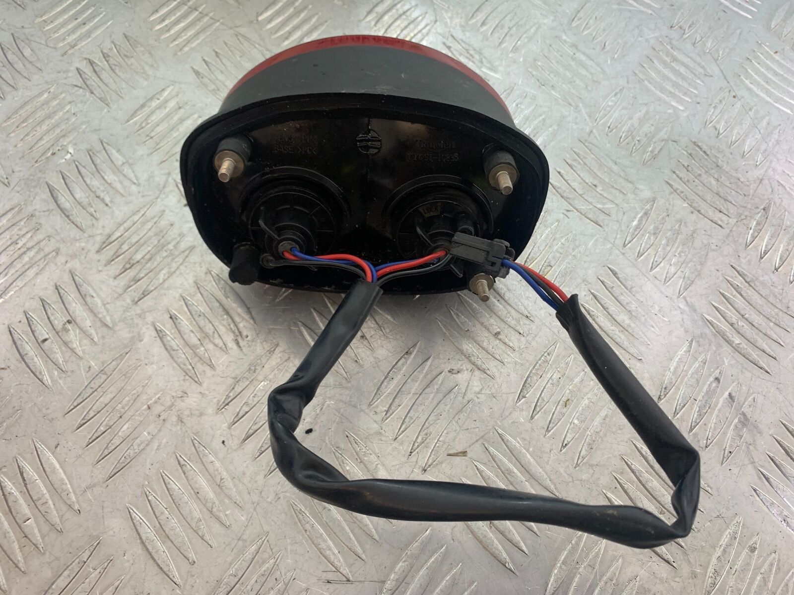 TRIUMPH 955i SPRINT ST REAR LIGHT  YEAR 1999-2004 (CMB1124)
