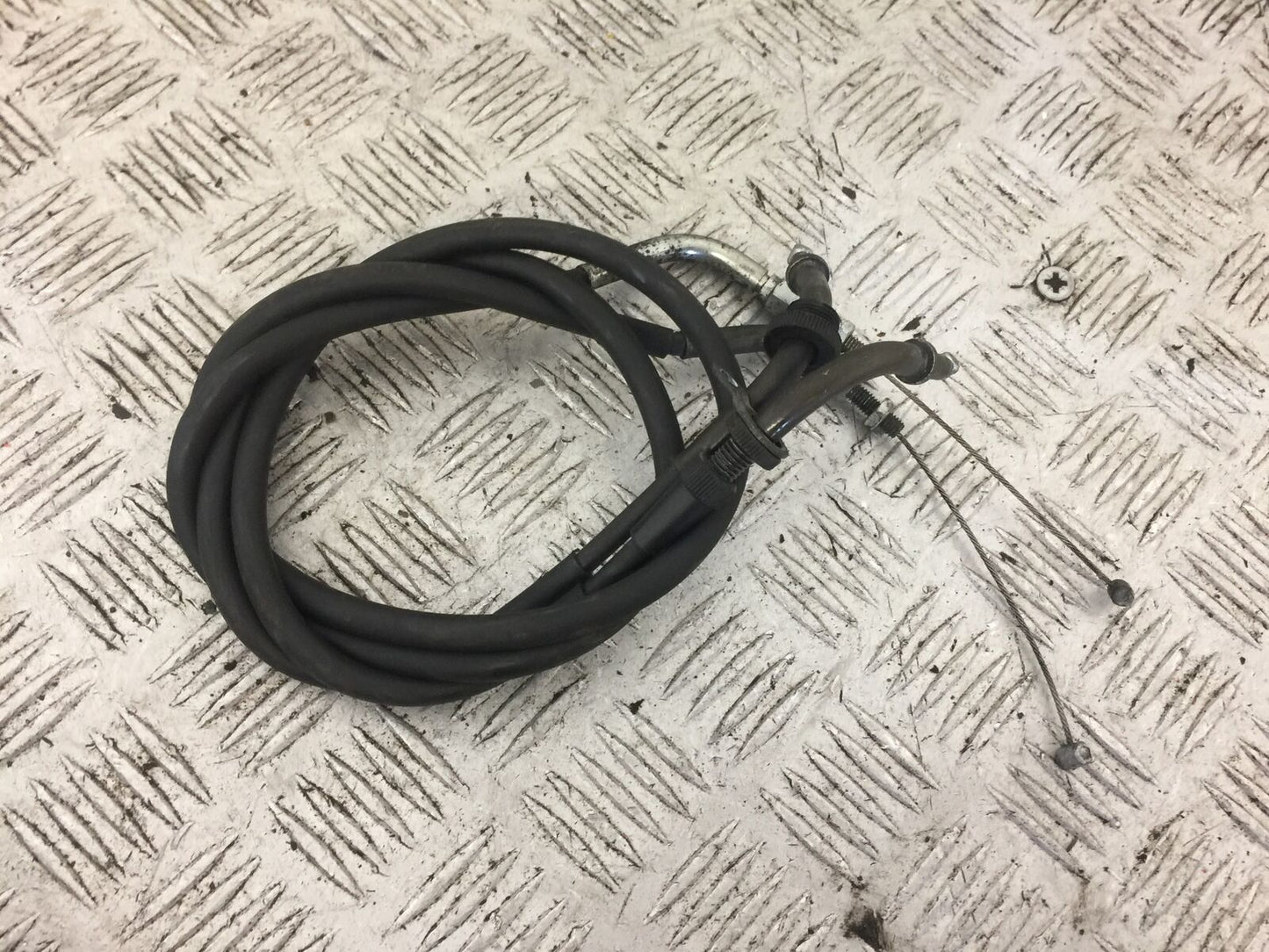 YAMAHA FZS1000 FAZER 1000 FZ1 THROTTLE CABLES YEAR 2000-05 (STOCK 714)