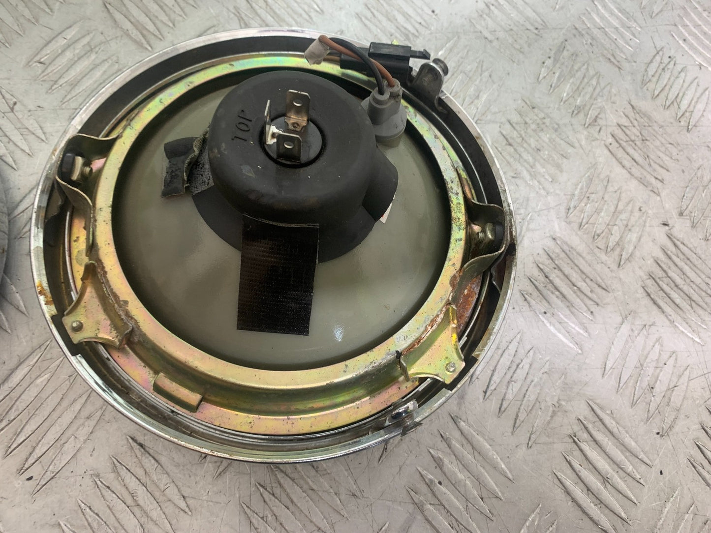 SUZUKI GSX750 INAZUMA HEADLIGHT AND BACKING  YEAR 1998-2003 (CMB1308)
