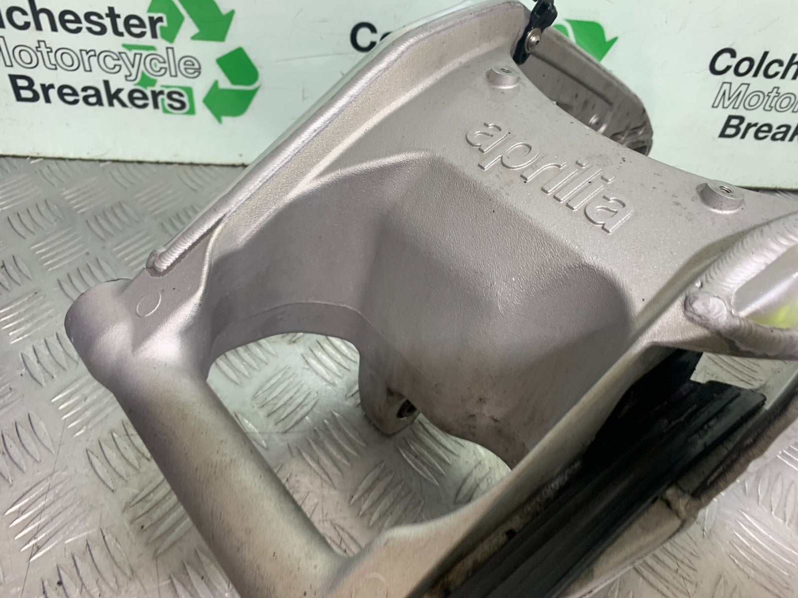 APRILIA RSV4 FACTORY SWINGARM  YEAR 2009-2012 (CMB1224)