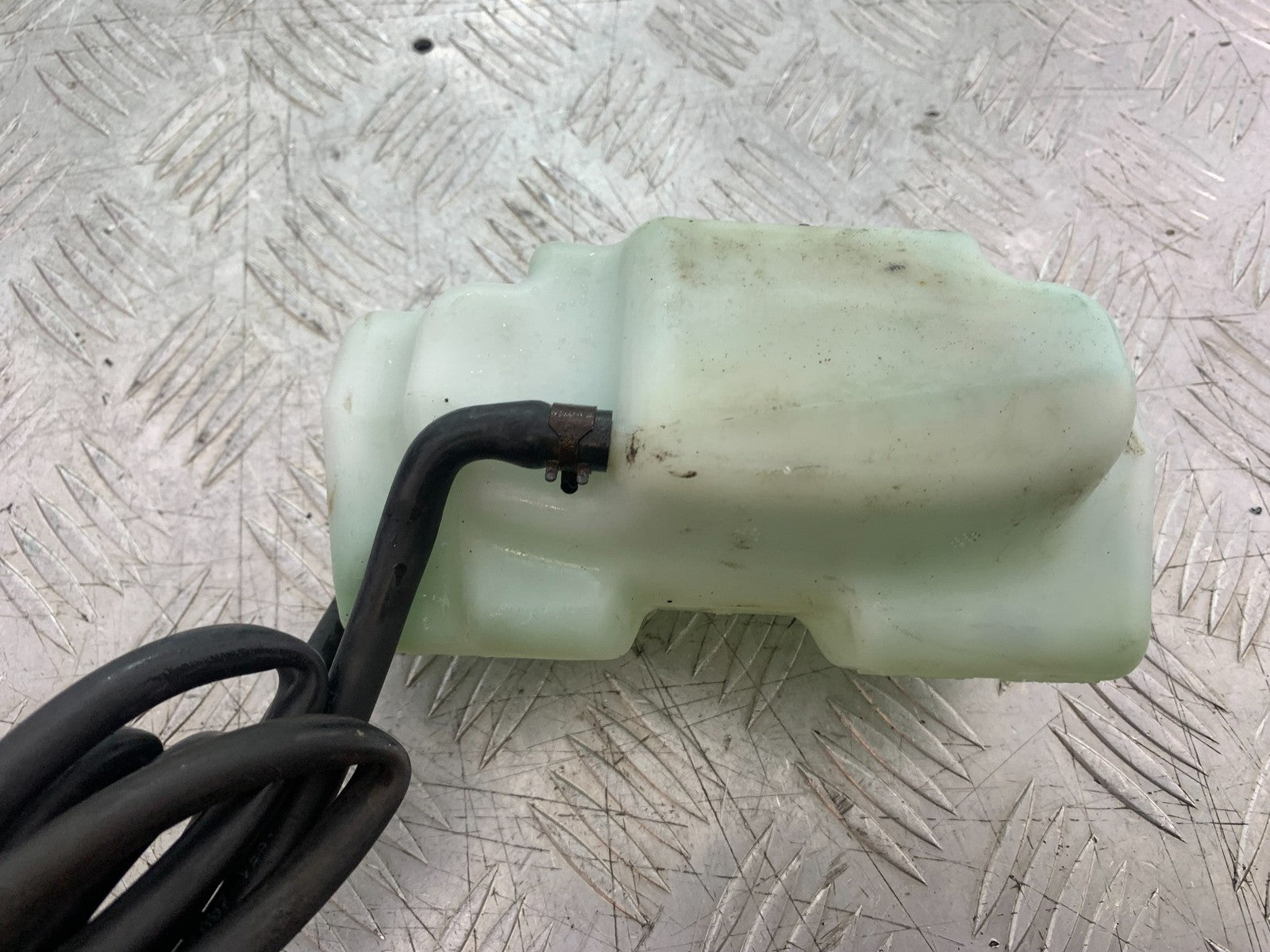 TRIUMPH 675 STREET TRIPLE R COOLANT BOTTLE  YEAR 2013 - 2016 (CMB1221)