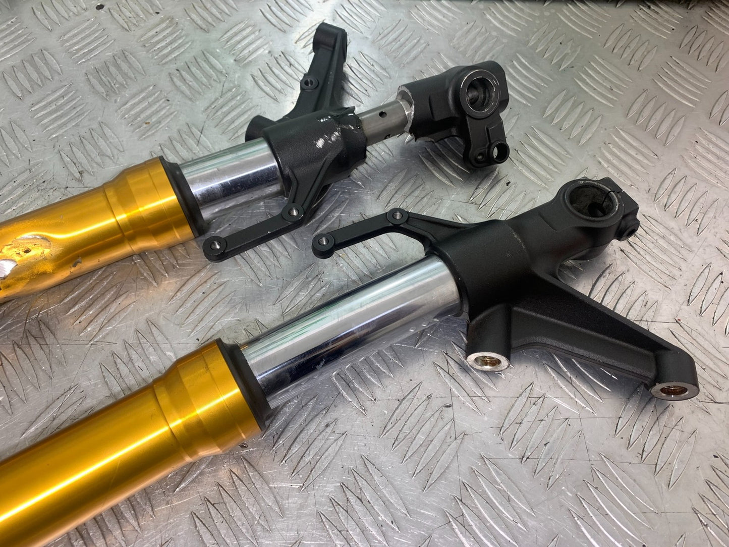 YAMAHA XSR900 XSR 900 FORKS (DAMAGED SOLD AS PARTS) YEAR 2022-2024 (CMB1215)