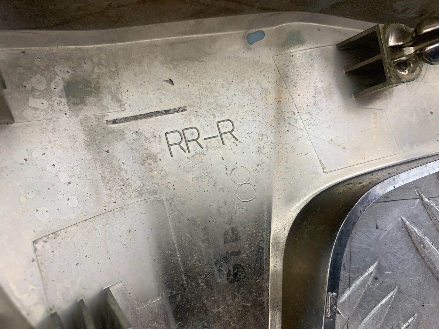 HONDA VTX1300 S-6 RIGHT REAR ENGINE COVER  YEAR 2004-09 (CMB1159)