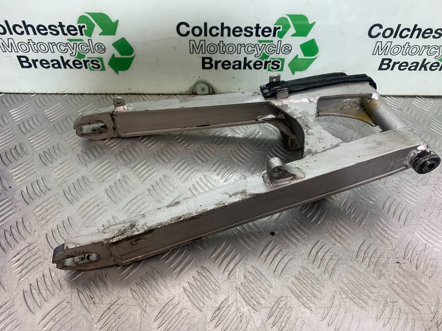 KAWASAKI GPZ600 GPZ 600 SWINGARM YEAR 1988-90 (CMB1258)