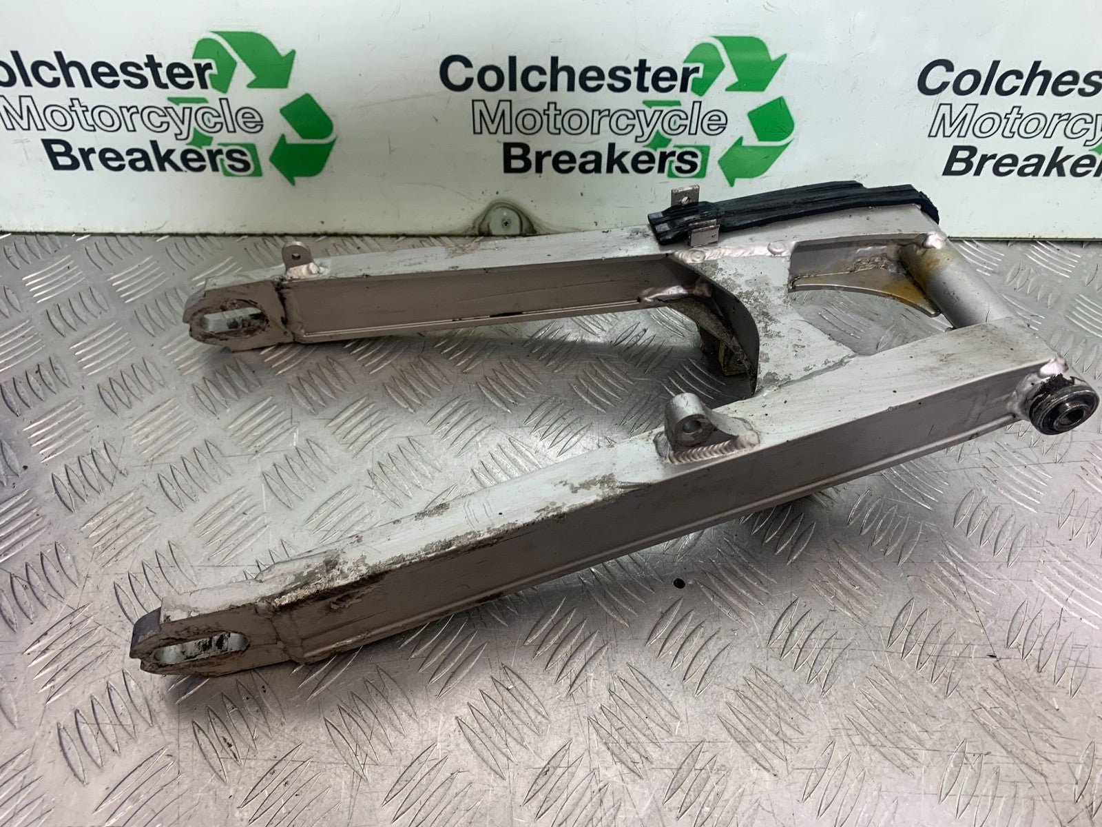 KAWASAKI GPZ600 GPZ 600 SWINGARM YEAR 1988-90 (CMB1258)