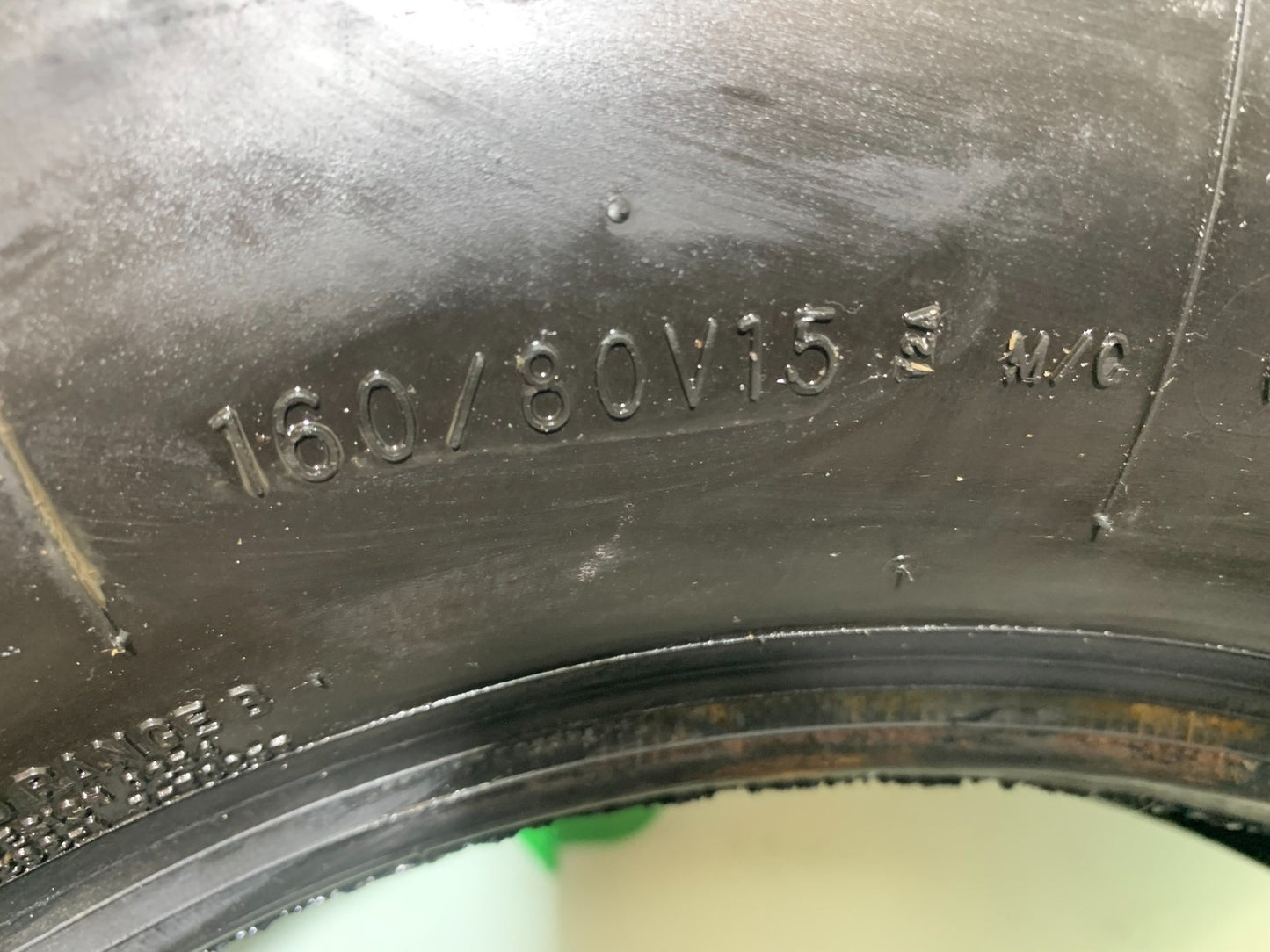 HONDA VT750 SHADOW AVON REAR TYRE 160/80/15  YEAR 2003-2004 (CMB1265)