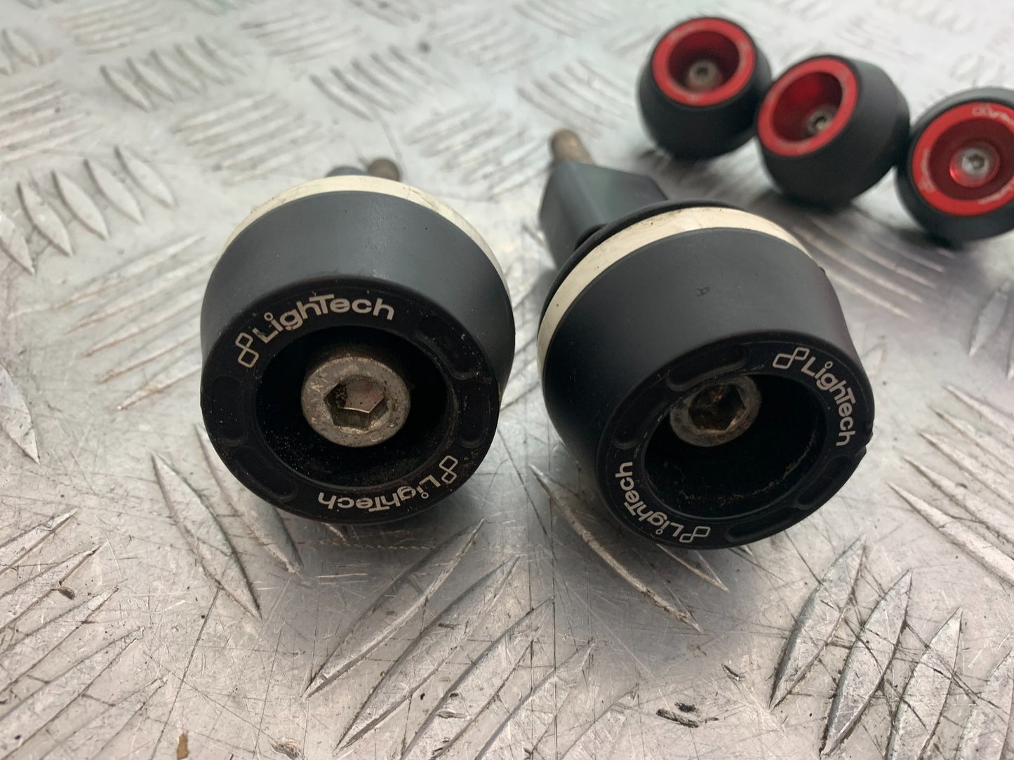 APRILIA TUONO 1000 V4R CRASH PROTECTORS   YEAR 2011-13  (CMB1316)