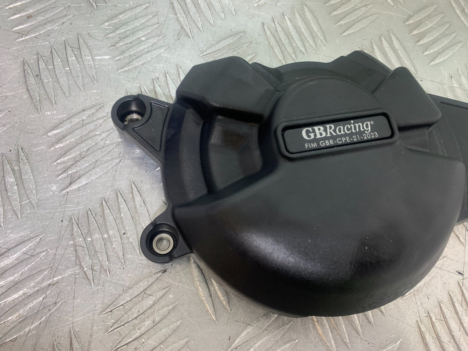 YAMAHA YZF R7 GB RACING ENGINE COVER  YEAR 2022-2025 (CMB1255)
