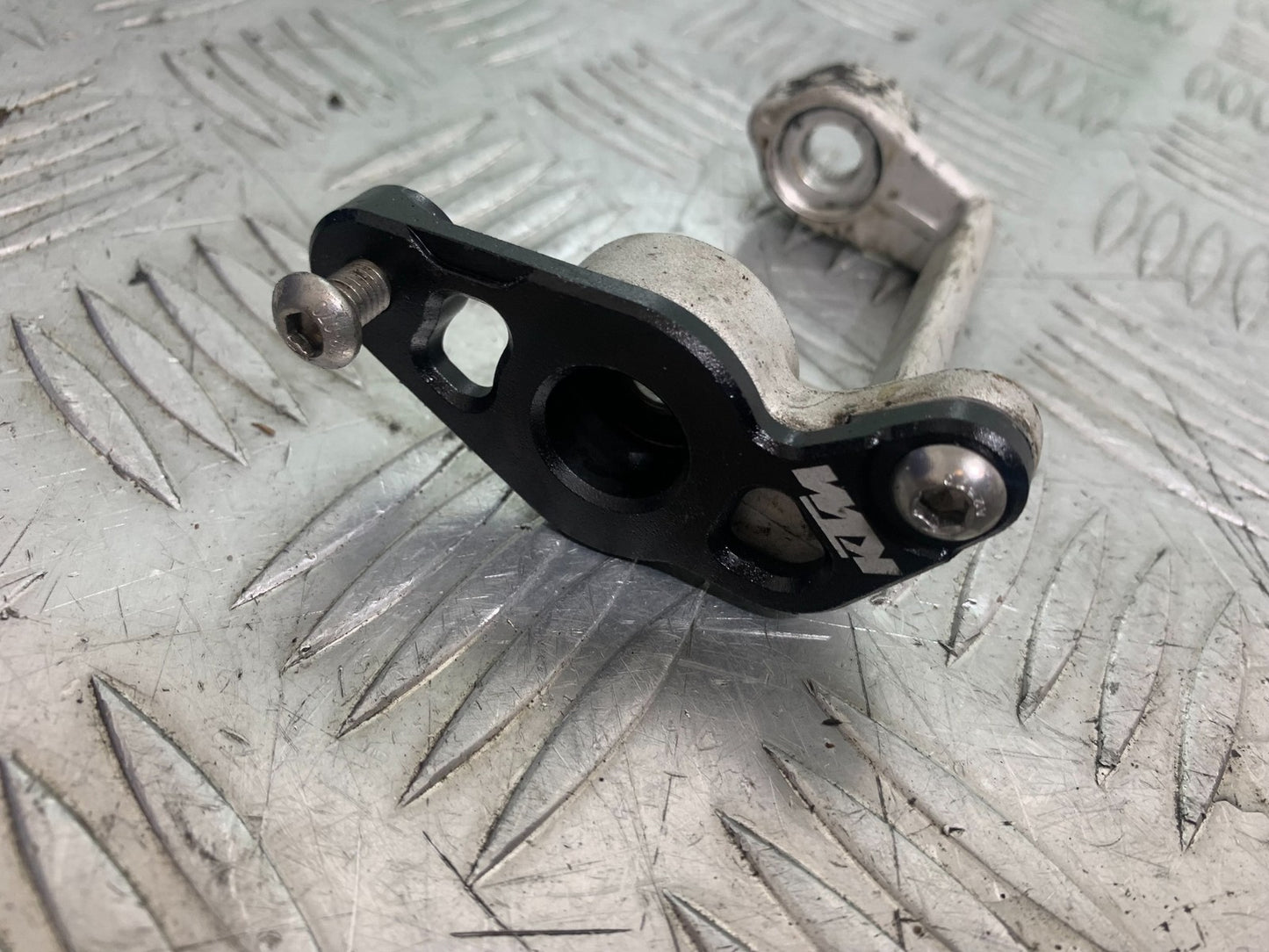 KTM 990 SUPER DUKE BRACKET  YEAR 2007-2011  (CMB1207)