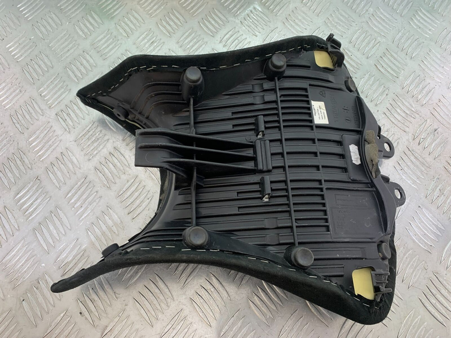 TRIUMPH 1050 SPEED TRIPLE RS SUEDE FRONT SEAT YEAR 2018-2020 (CMB1029)