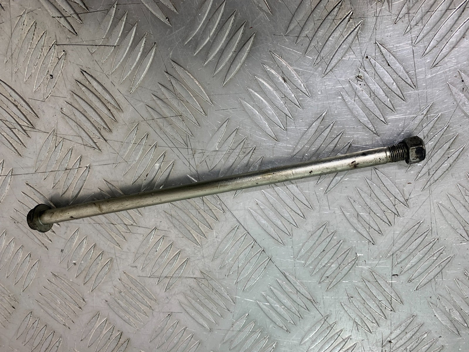 YAMAHA YZF-R125 YZF 125 SWINGARM SPINDLE YEAR 2019-2022 (CMB1263)