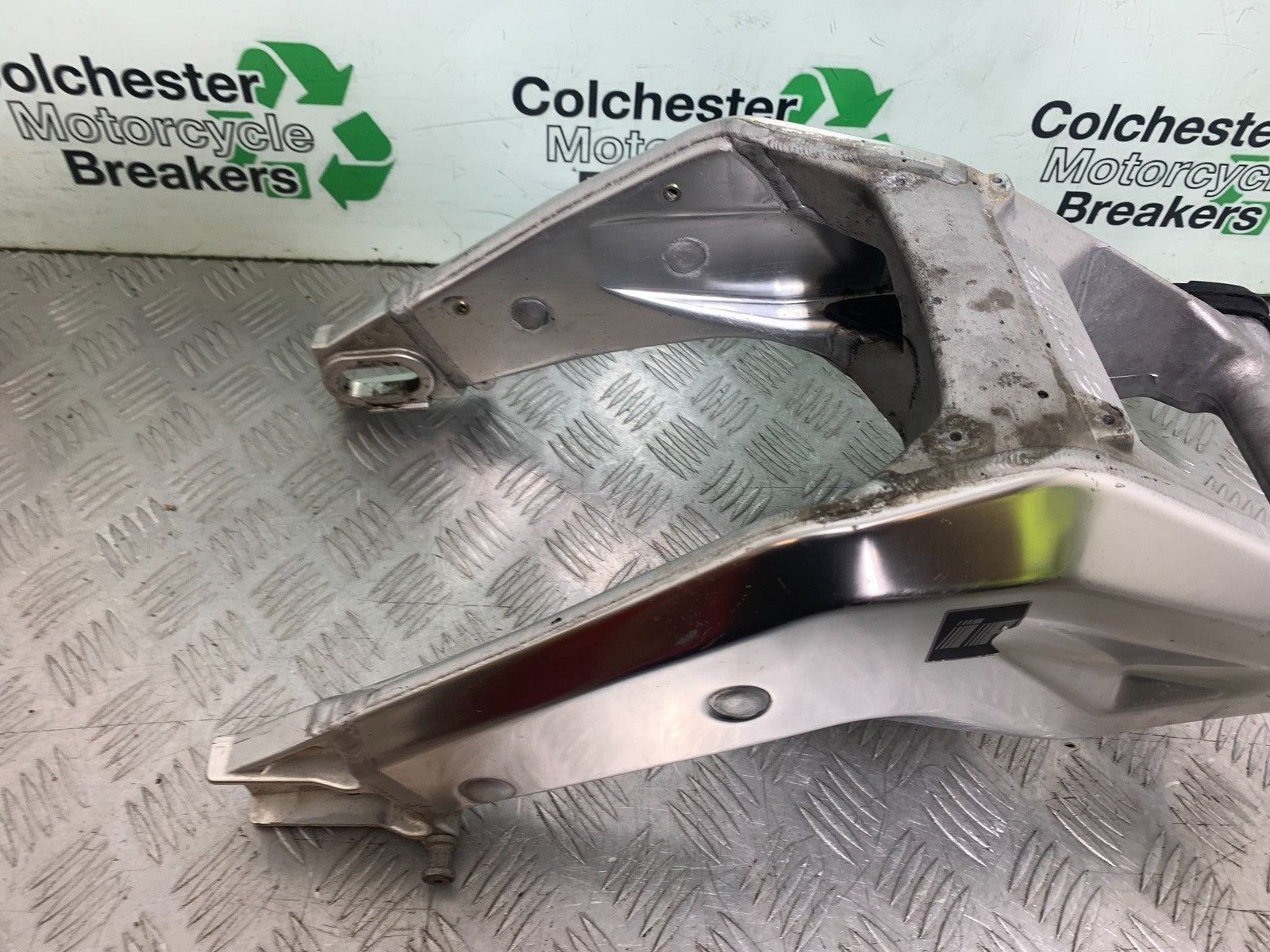 APRILIA RSV1000 R FACTORY MILLE SWINGARM  2004-09 (CMB1203)