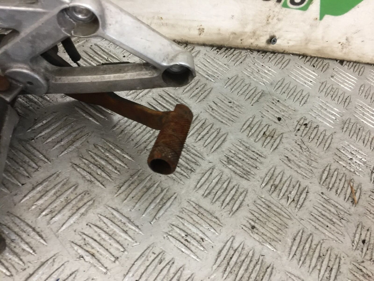 HONDA CBR600 CBR 600 FRONT RIGHT HANGER  YEAR 1997-98 (STOCK 892)