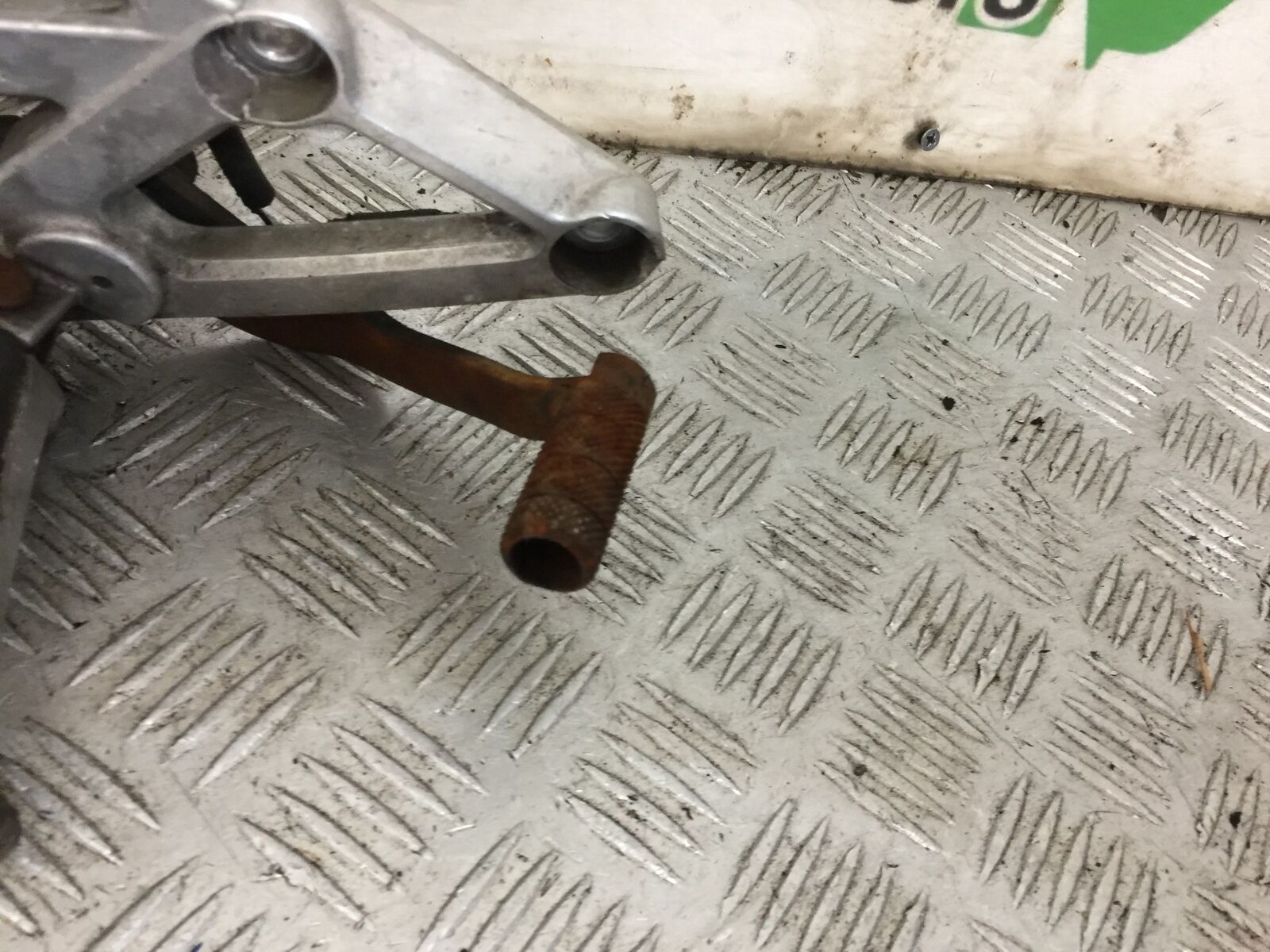 HONDA CBR600 CBR 600 FRONT RIGHT HANGER  YEAR 1997-98 (STOCK 892)