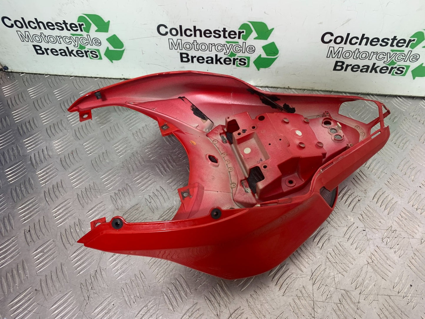 DUCATI 1198 S TAIL PIECE SEAT UNIT  YEAR 2009-2011 (CMB1219)