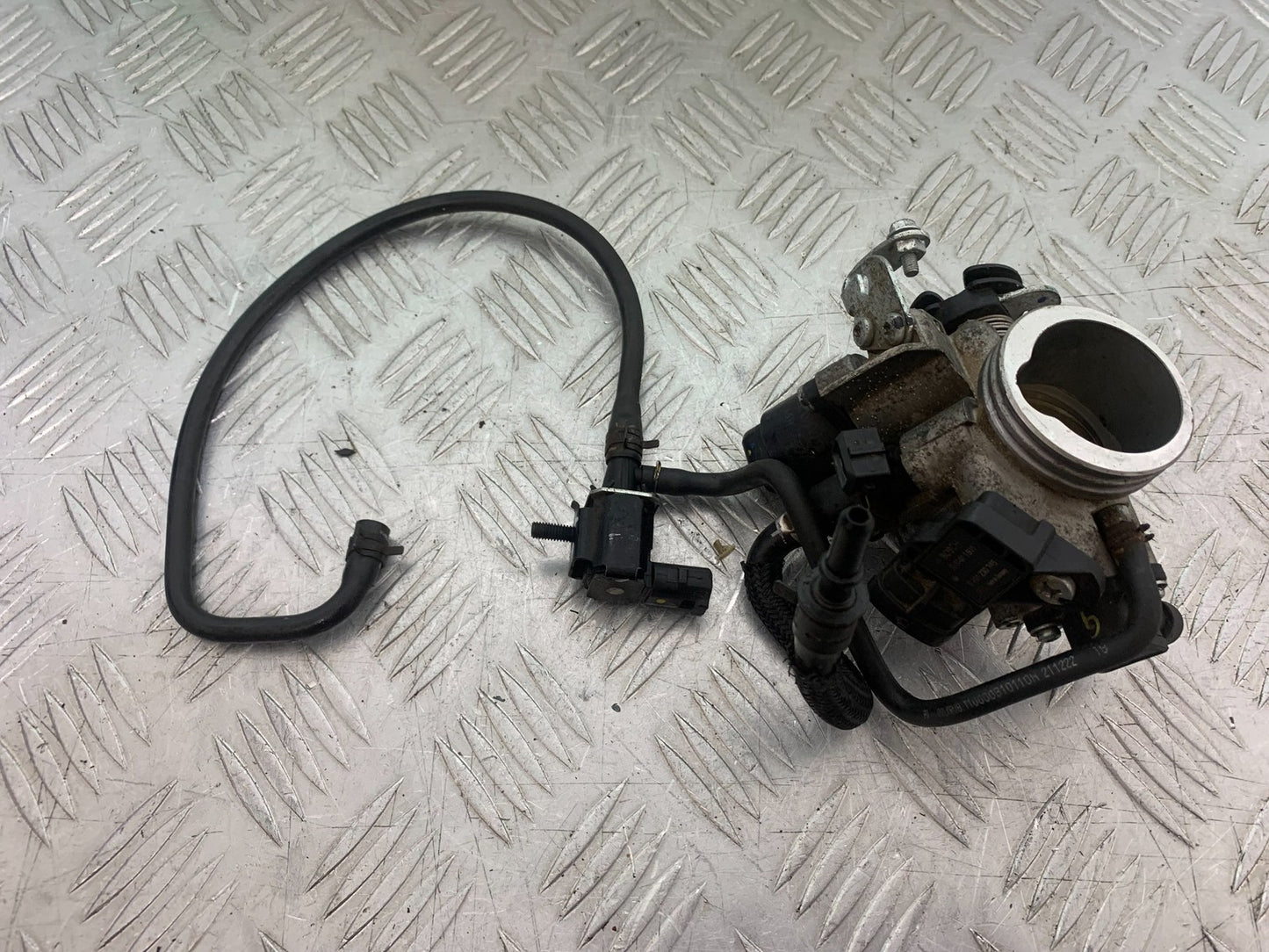 BSA 650 GOLD STAR THROTTLE BODIES   YEAR 2022-2025 (CMB1262)