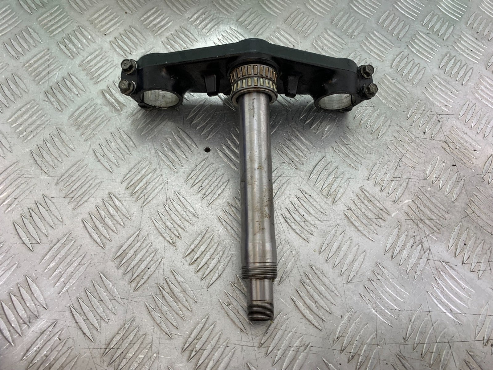 KAWASAKI ZZR1100 D BOTTOM YOKE YEAR 1993-2001 (CMB1189)