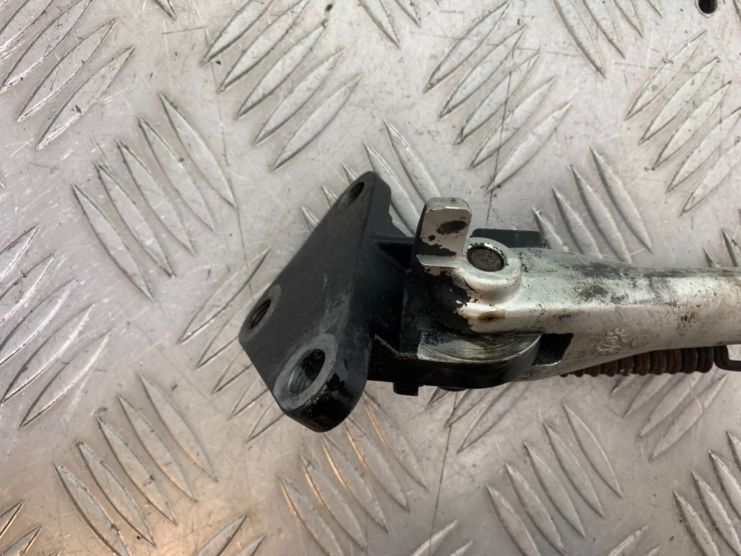 TRIUMPH T509 SPEED TRIPLE SIDE STAND AND BRACKET   YEAR 1997-1998 (CMB1144)