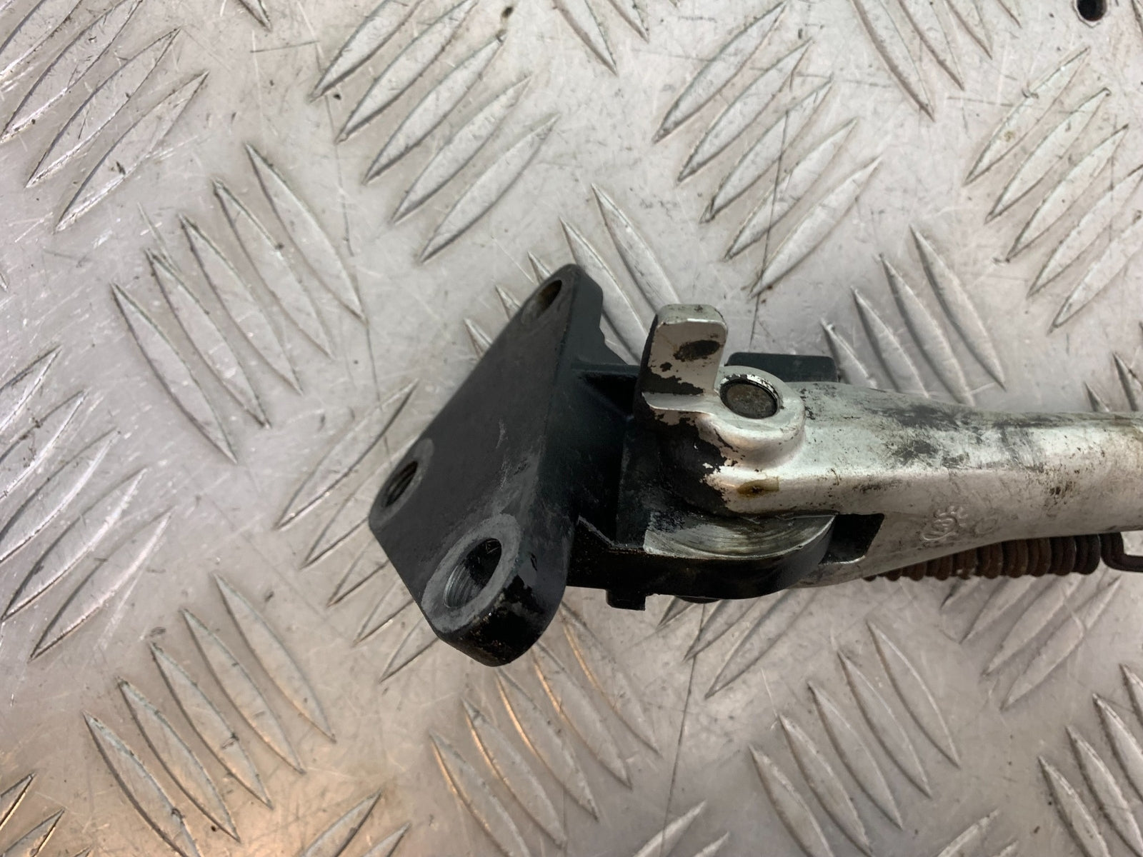 TRIUMPH T509 SPEED TRIPLE SIDE STAND AND BRACKET   YEAR 1997-1998 (CMB1144)