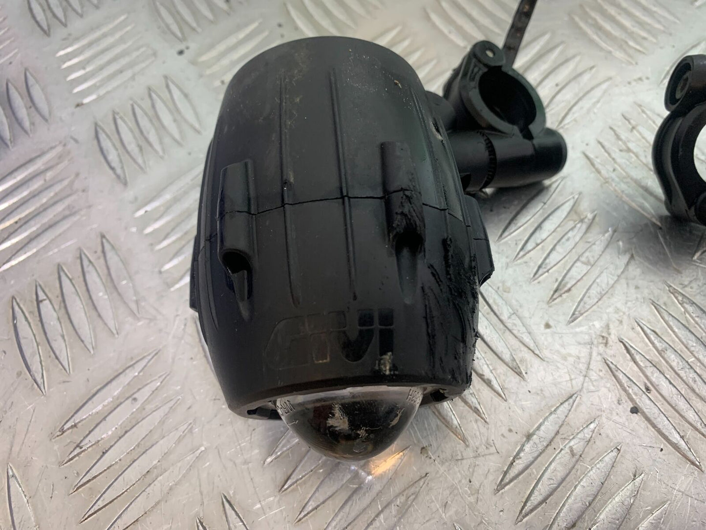 TRIUMPH TIGER 800 GIVI FOG LIGHTS  YEAR 2011-2014 (CMB1113)