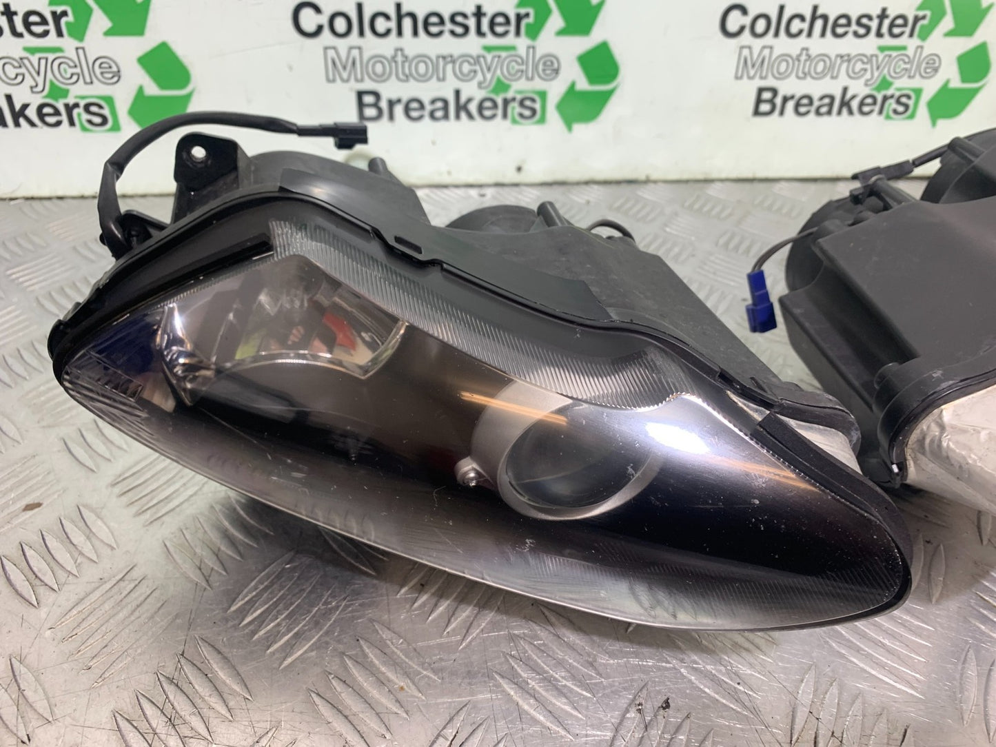 YAMAHA YZF R1 4C8 HEADLIGHT   YEAR 2007-2008 (CMB1237)