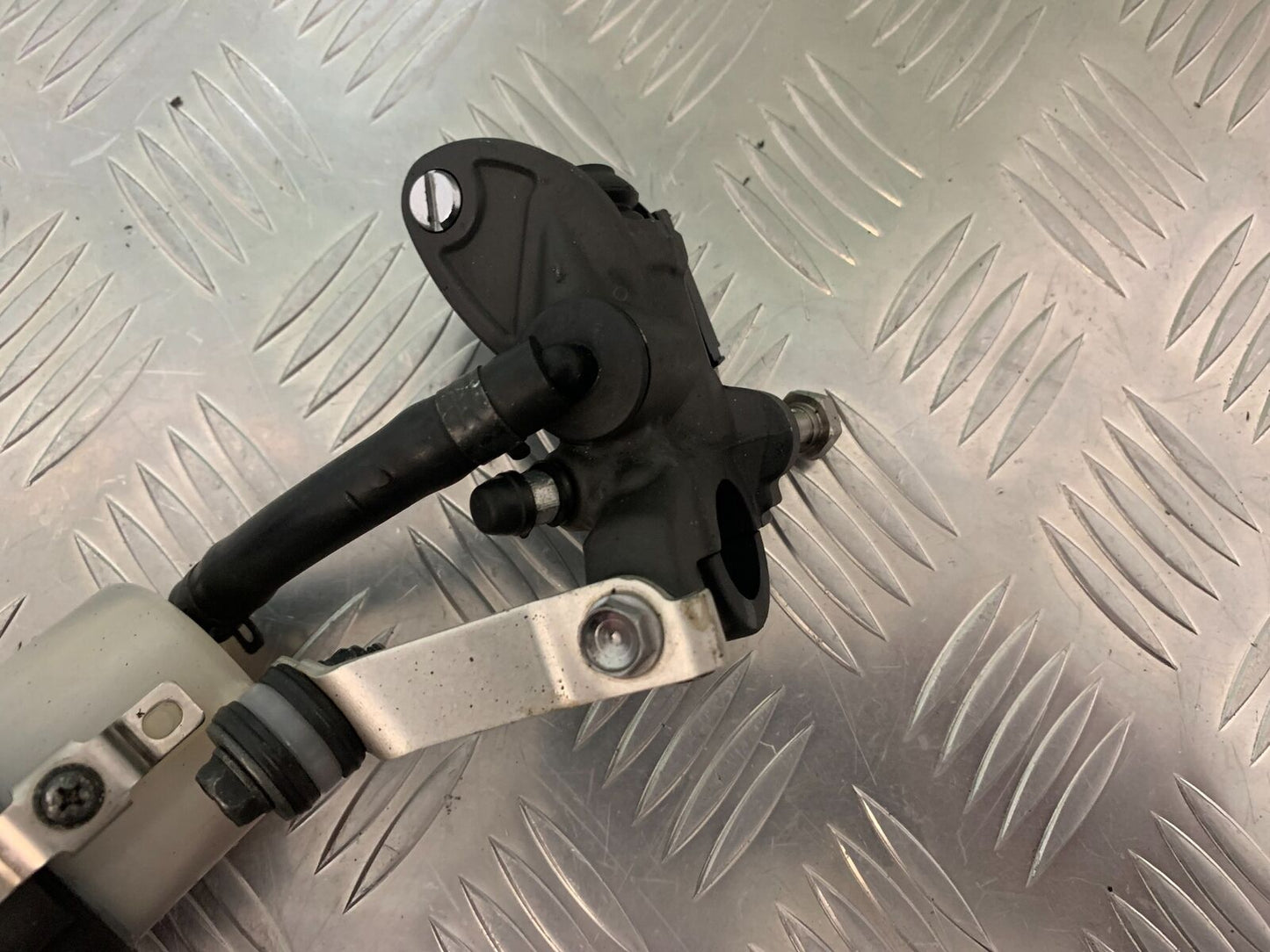 HONDA CBR1000 rr FIREBLADE FRONT MASTER CYLINDER YEAR 2008-2011 (STOCK 986)