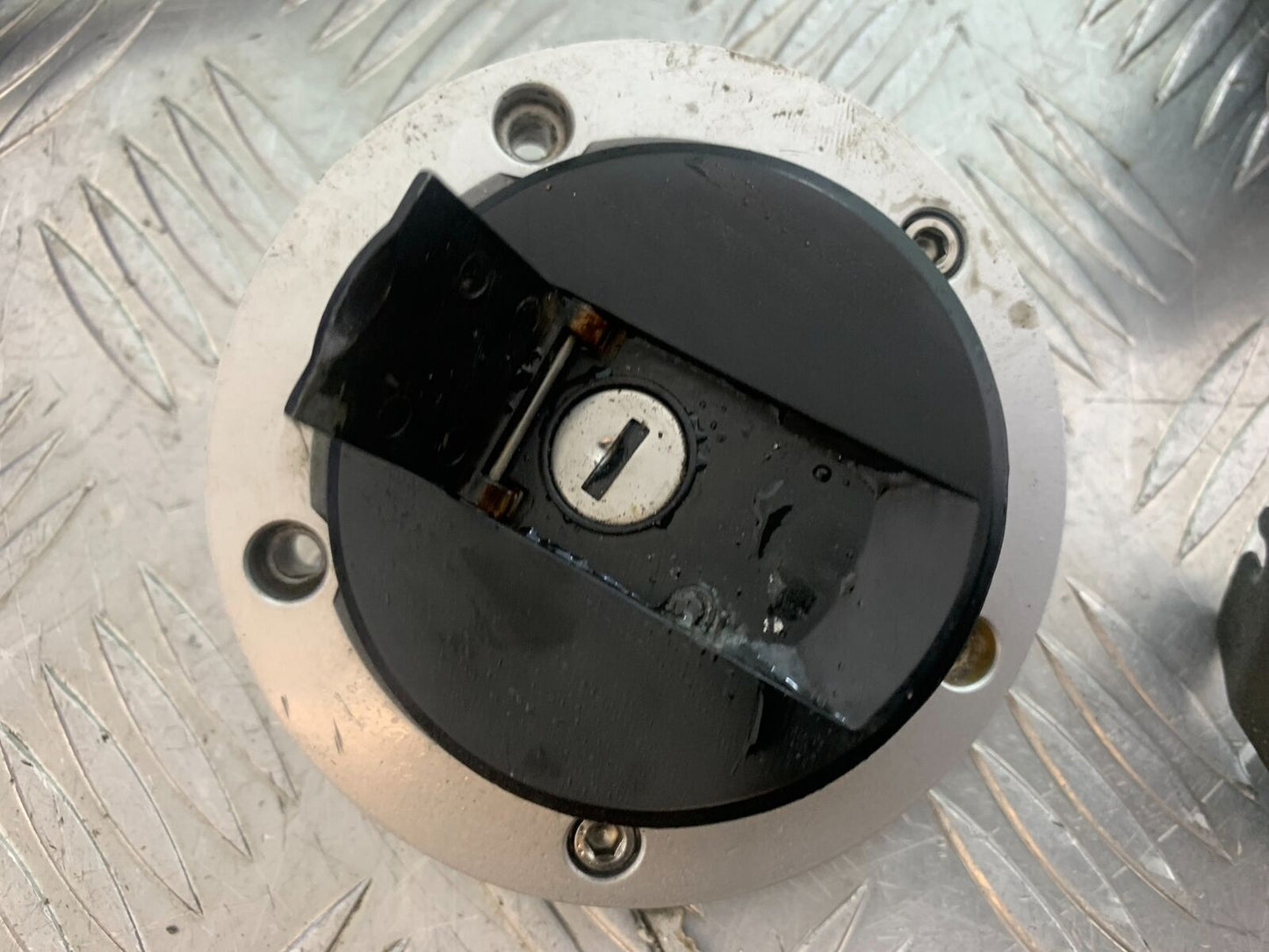 SUZUKI SV1000 SV 1000 K3 LOCKS AND LEY  YEAR 2003-2006 (CMB1111)