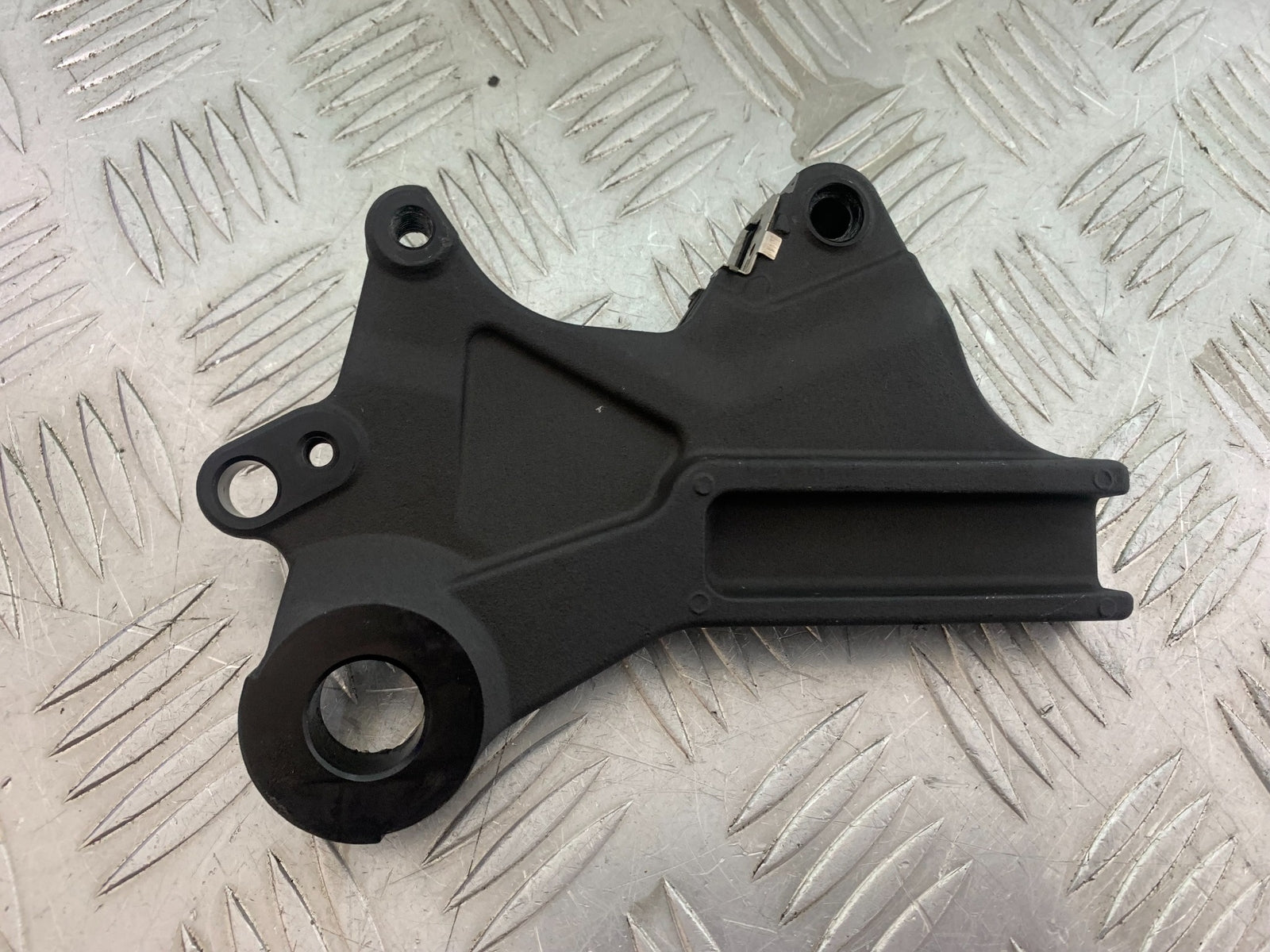 TRIUMPH TRIDENT 660 REAR CALIPER BRACKET  YEAR 2021-2024 (CMB1148)