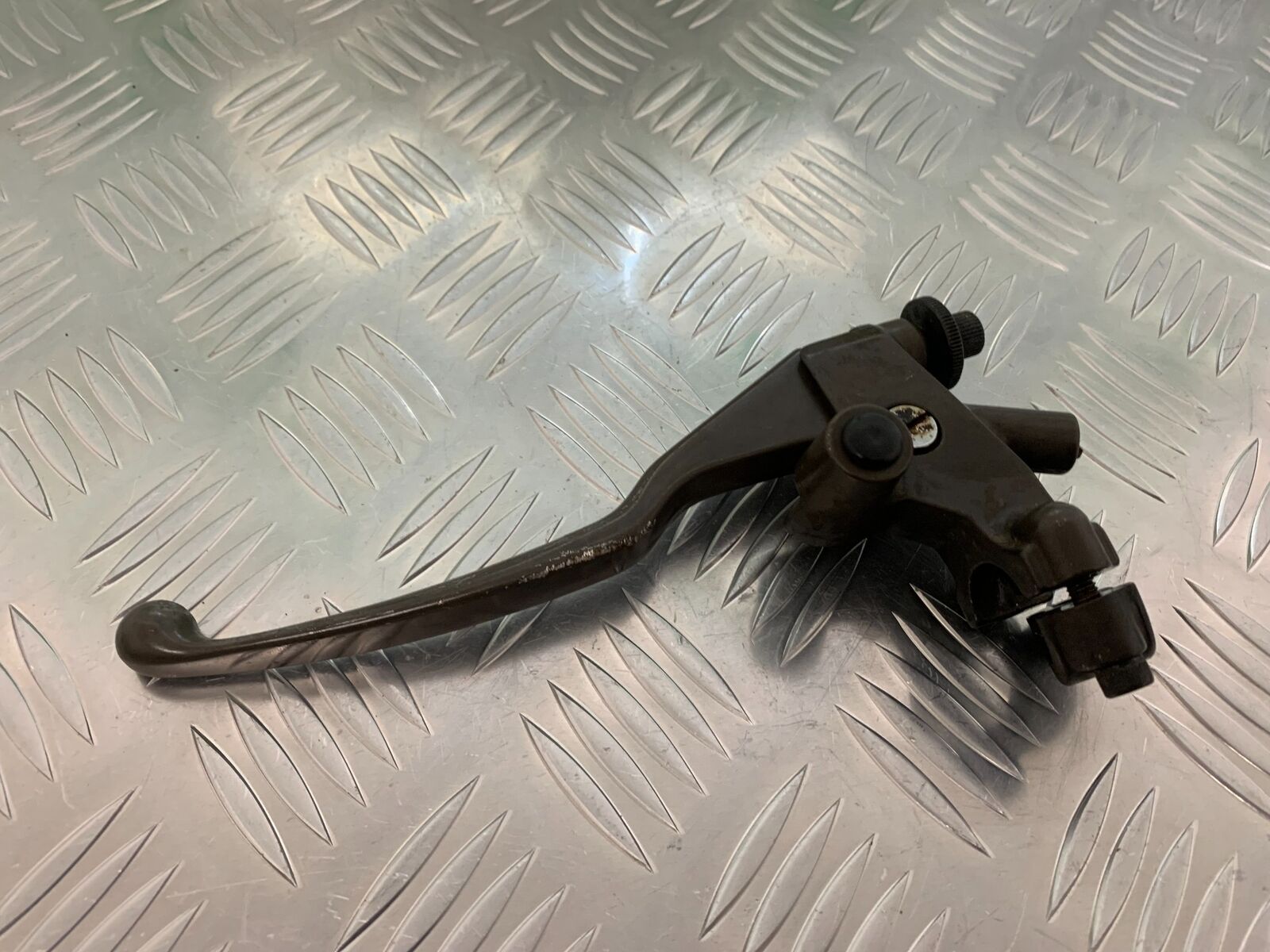 HONDA NT650 V DEAUVILLE CLUTCH LEVER AND BRACKET  YEAR 1999 (STOCK 937)