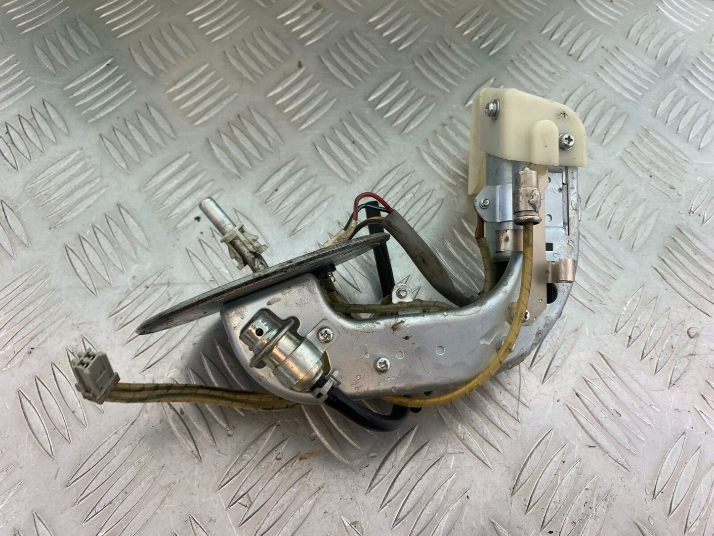 SUZUKI INTRUDER VL800 C800 PETROL PUMP YEAR 2012-16 (CMB1039)
